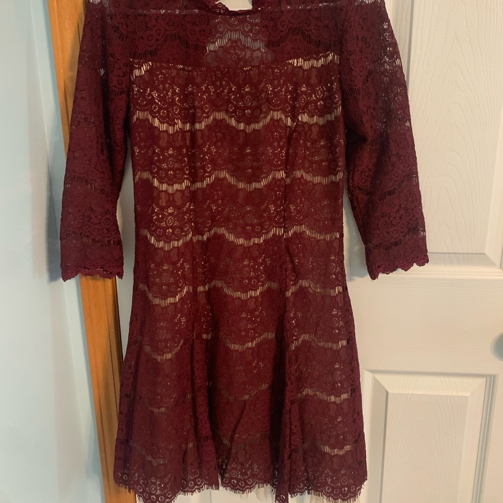 Lace short maroon cocktail dress